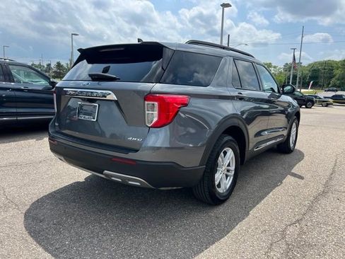 Certified 2023 Ford Explorer XLT w/ Equipment Group 202A AWD/4WD image 4