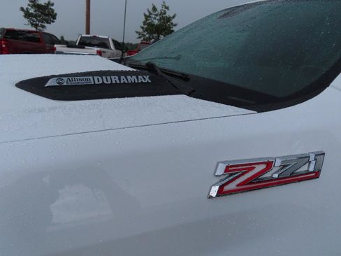 Used 2024 Chevrolet Silverado 2500 LT AWD/4WD image 13