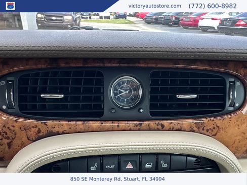 Used 2005 Jaguar XJ8 L image 36