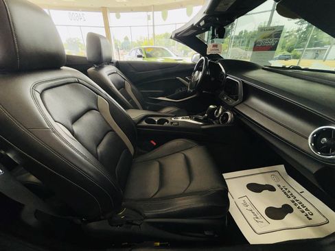 Used 2017 Chevrolet Camaro SS RWD image 36