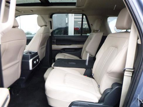 Used 2023 Ford Expedition Max Limited AWD/4WD image 7