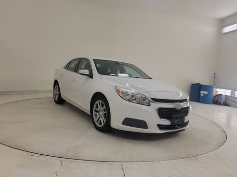 Used 2015 Chevrolet Malibu LT w/ Power Convenience Package image 5