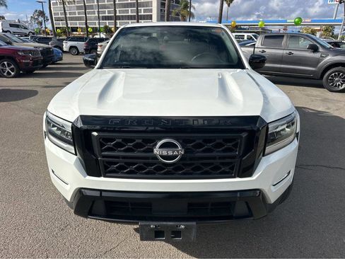 Used 2023 Nissan Frontier SV w/ Midnight Edition Package image 2