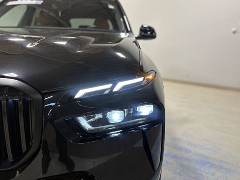 Used 2024 BMW X7 xDrive40i w/ M Sport Package AWD/4WD image 41