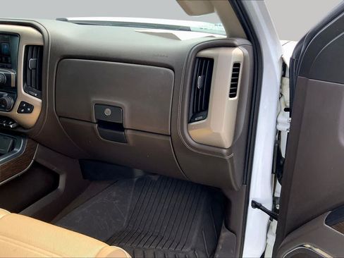 Used 2019 GMC Sierra 2500 Denali w/ Duramax Plus Package AWD/4WD image 19