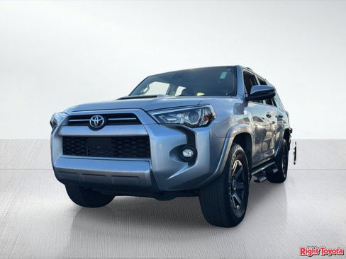 Used 2022 Toyota 4Runner TRD Off-Road Premium w/ Moonroof Package AWD/4WD image 2