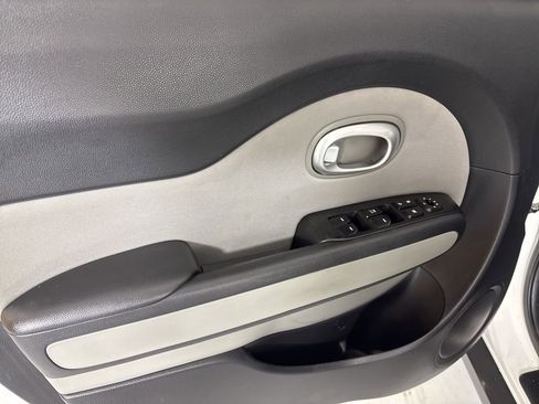Used 2015 Kia Soul image 12