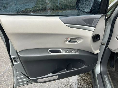 Used 2007 Subaru Tribeca w/ 3rd Row image 9