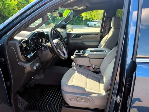 Used 2023 GMC Sierra 1500 SLE AWD/4WD image 8