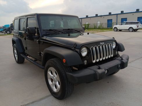 Used 2015 Jeep Wrangler Unlimited Sport w/ Connectivity Group AWD/4WD image 5