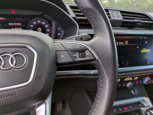Used 2019 Audi Q3 2.0T Premium AWD/4WD image 19