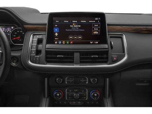 Used 2022 Chevrolet Suburban Premier AWD/4WD image 13