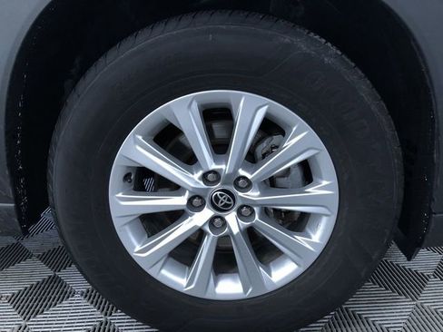 Used 2025 Toyota Grand Highlander XLE image 18