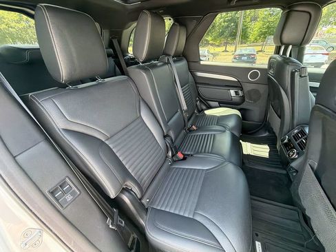 Used 2023 Land Rover Discovery S R-Dynamic AWD/4WD image 30
