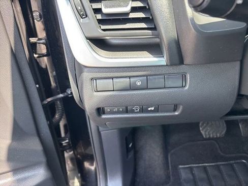 Used 2023 Nissan Rogue SV w/ SV Premium B Package AWD/4WD image 19