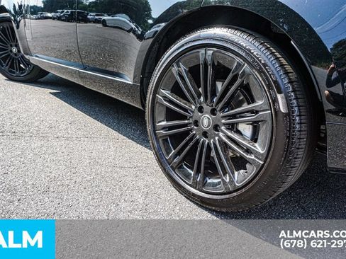 Used 2025 Land Rover Range Rover SE AWD/4WD image 16