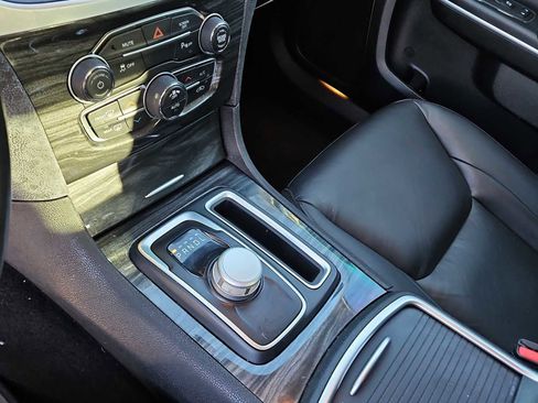 Used 2022 Chrysler 300 Touring L image 20