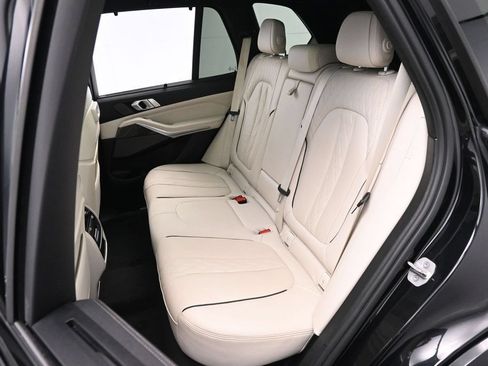 Used 2022 BMW X5 M50i w/ Executive Package AWD/4WD image 16
