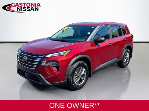 Used 2025 Nissan Rogue S FWD image 3