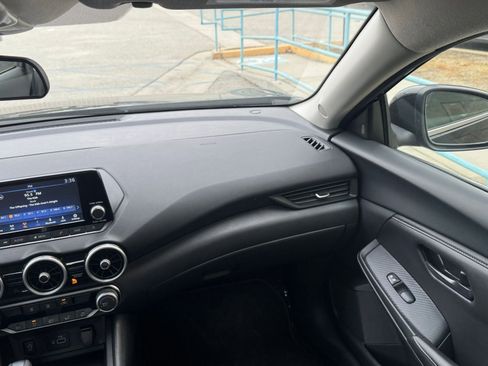 Used 2025 Nissan Sentra S image 34