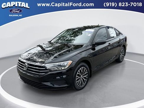 Used 2020 Volkswagen Jetta SE image 1