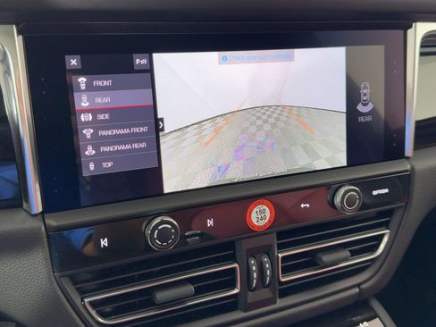 Certified 2026 Porsche Macan AWD/4WD image 25