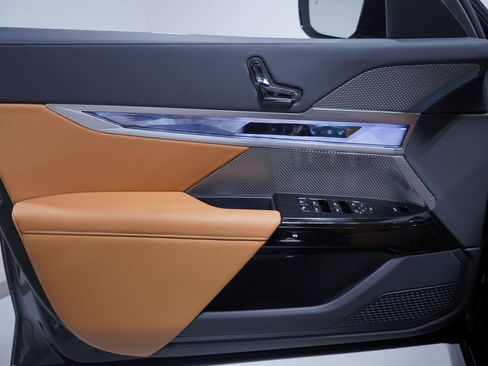 New 2026 BMW 740i w/ Premium Package image 16