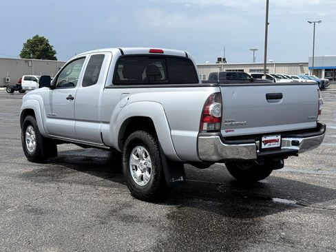 Used 2011 Toyota Tacoma 4x4 Access Cab w/ SR5 Pkg #2 image 7