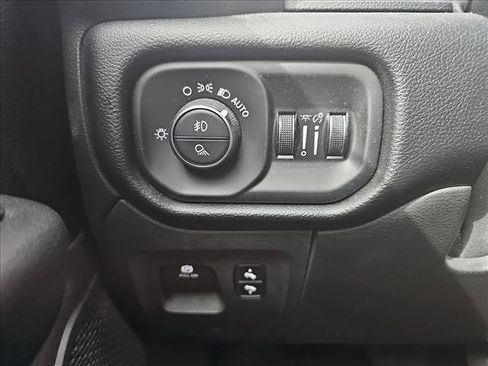 Used 2019 RAM 1500 Big Horn image 17