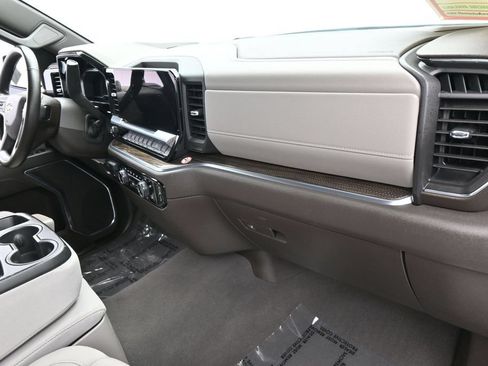Used 2025 Chevrolet Silverado 1500 LT RWD image 31