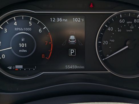 Used 2019 Nissan Kicks SR w/ SR Premium Package FWD image 12