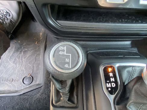 Used 2021 Jeep Wrangler Sport S image 19