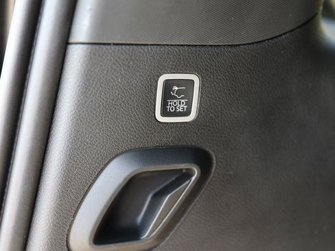 Used 2022 Jeep Wagoneer Series III w/ Convenience Group I image 16