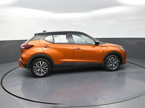 Used 2022 Nissan Kicks SV FWD image 10