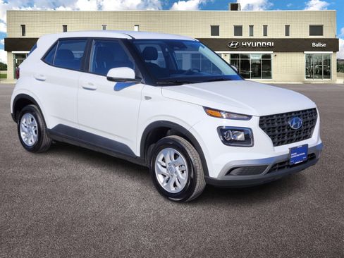 Certified 2026 Hyundai Venue SE image 1