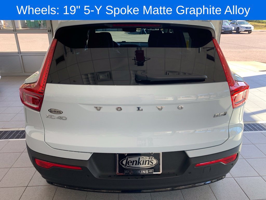 Used 2026 Volvo XC40 B5 Plus AWD/4WD image 12