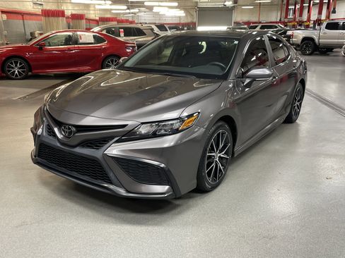 Certified 2023 Toyota Camry SE FWD image 5