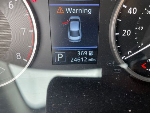 Used 2025 Nissan Sentra S image 38