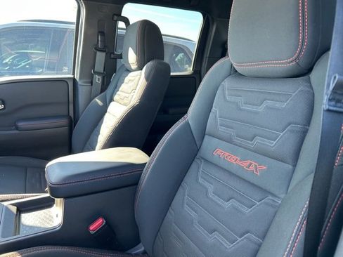 Used 2025 Nissan Frontier PRO-4X w/ Black Accent Package image 37