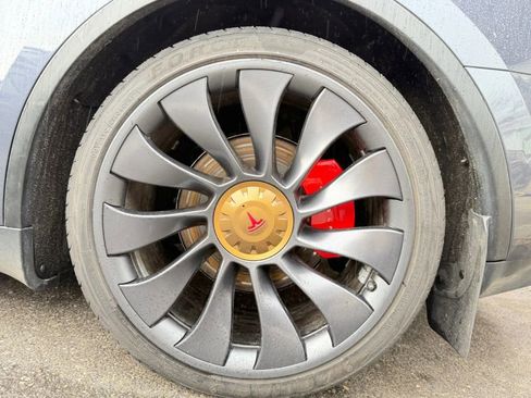 Used 2022 Tesla Model Y Performance image 34