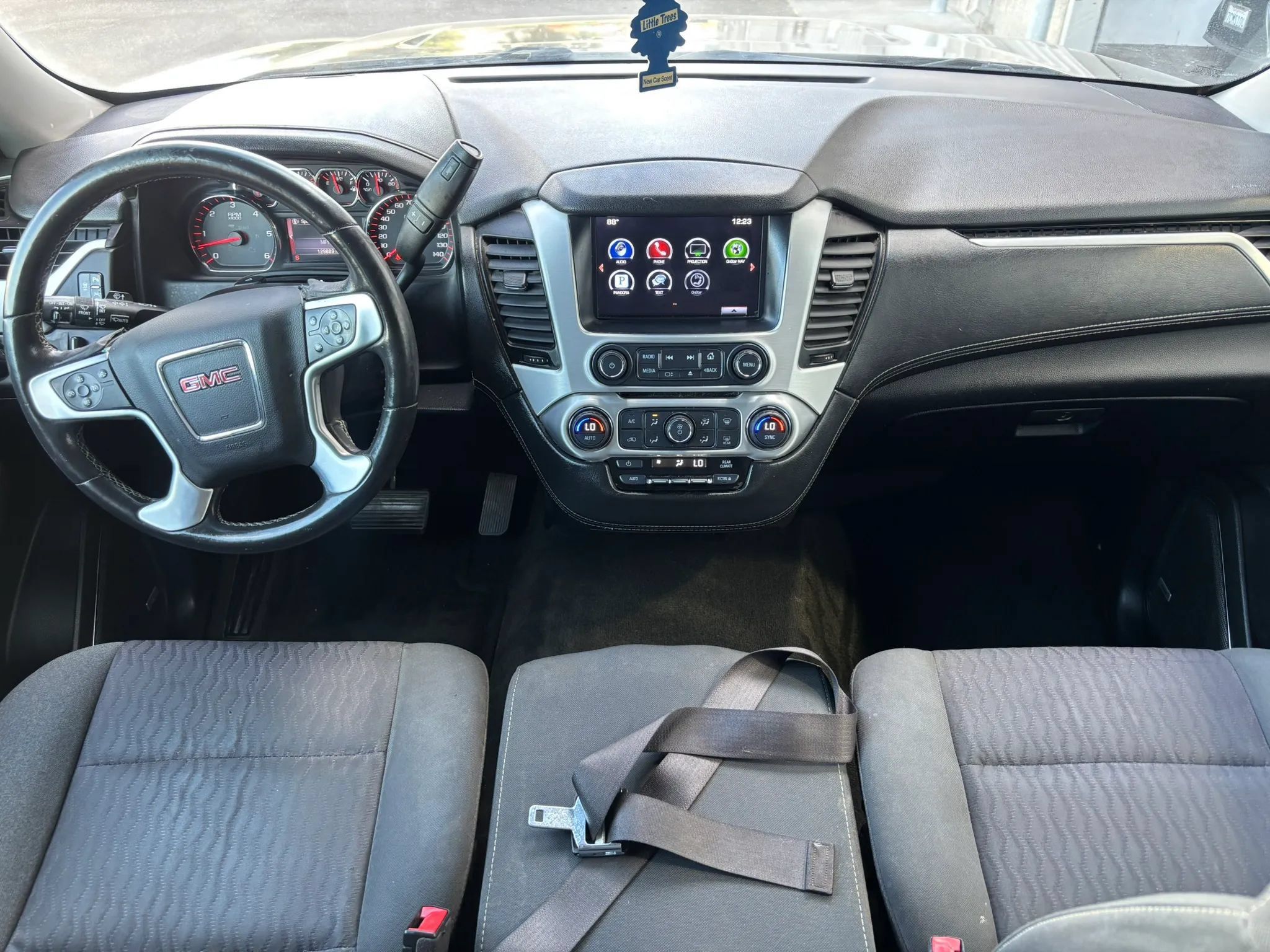 Used 2016 GMC Yukon SLE w/ HD Trailering Package AWD/4WD image 15