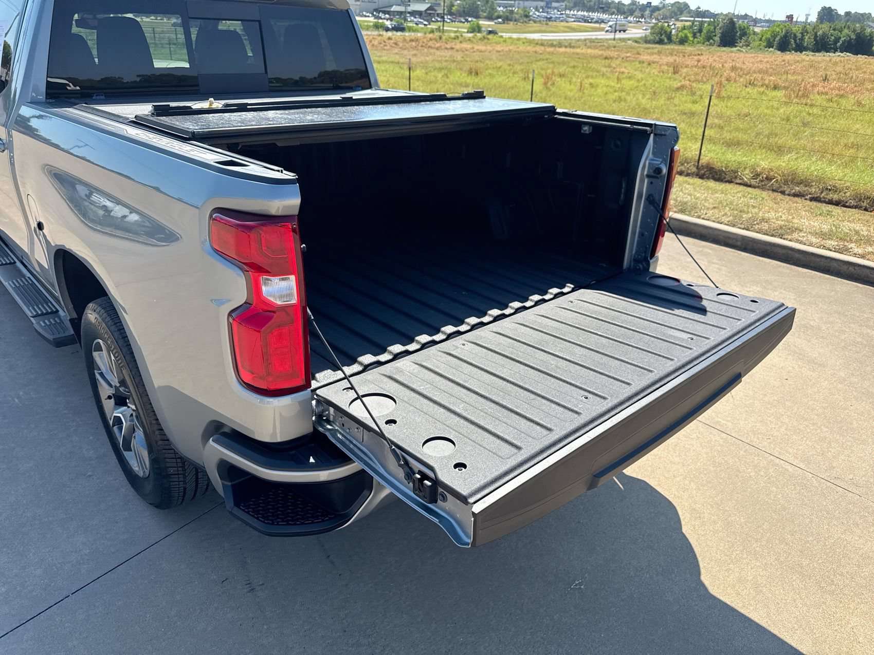 Used 2025 Chevrolet Silverado 1500 RST w/ All Star Edition Plus RWD image 23