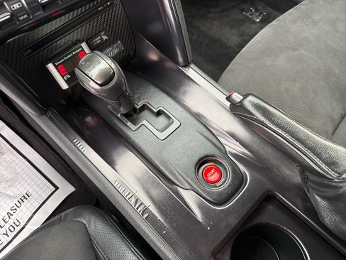 Used 2013 Nissan GT-R Premium image 37