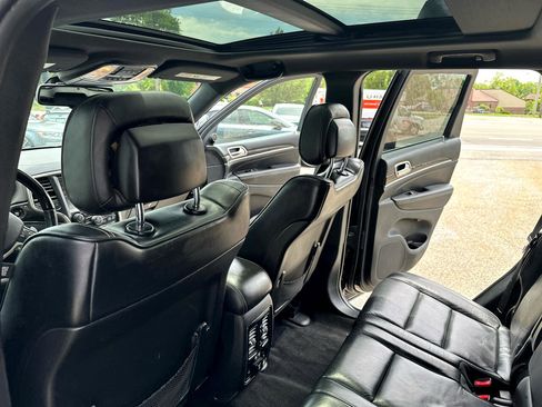 Used 2015 Jeep Grand Cherokee Overland w/ Advanced Technology Group image 23