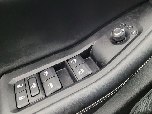 Used 2022 Jeep Grand Cherokee L Limited w/ Luxury Tech Group II image 27