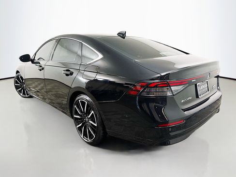 Used 2025 Honda Accord Touring image 5