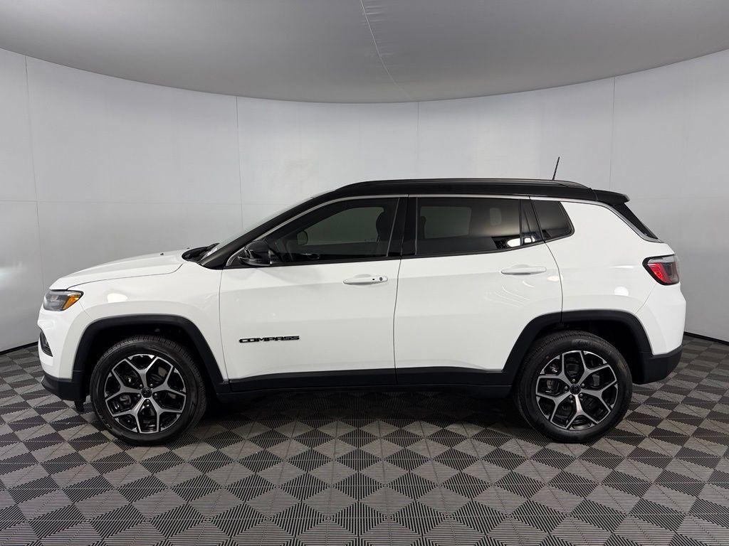 Used 2025 Jeep Compass Limited AWD/4WD image 10