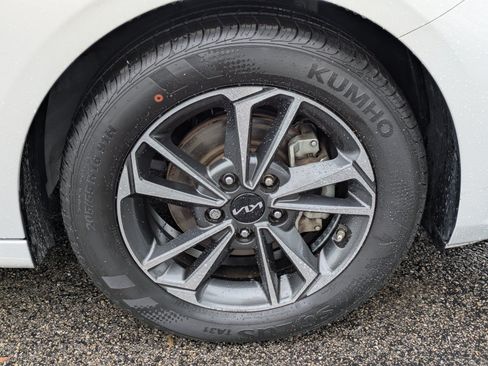 Certified 2023 Kia Forte LXS FWD image 8