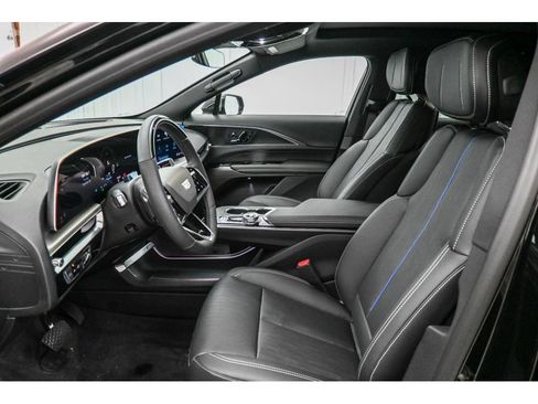 New 2026 Cadillac Lyriq Luxury image 18