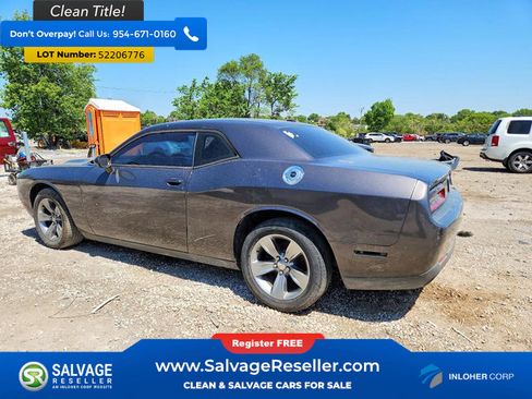 Used 2016 Dodge Challenger SXT RWD image 3